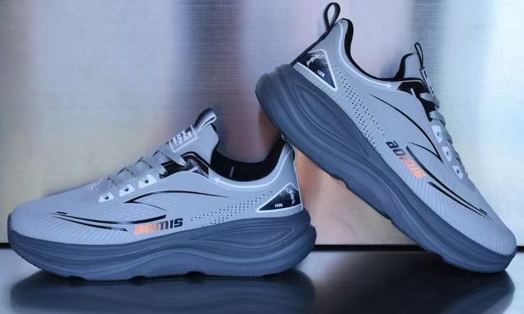 Waterproof Leather Upper Soft Sole Non-slip Lightweight Shock-absorbing Athletic Shoes 9 Waterproof Leather Upper Soft Sole Non-slip Lightweight Shock-absorbing Athletic Shoes