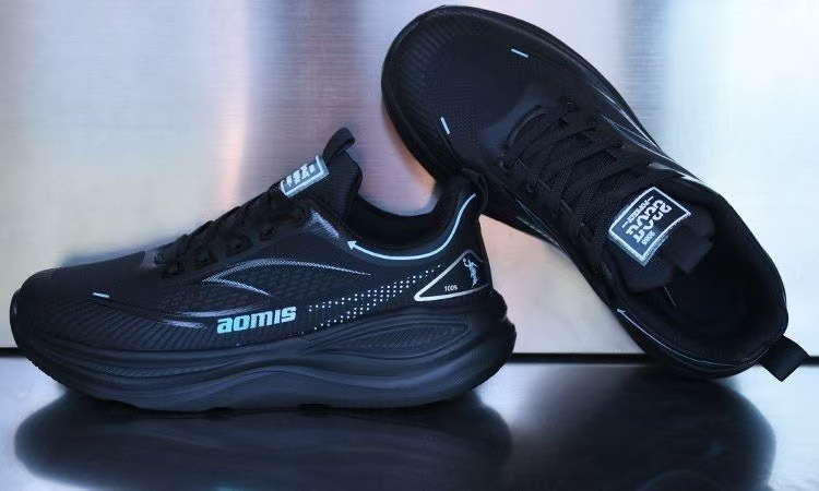 Waterproof Leather Upper Soft Sole Non-slip Lightweight Shock-absorbing Athletic Shoes 11 Waterproof Leather Upper Soft Sole Non-slip Lightweight Shock-absorbing Athletic Shoes