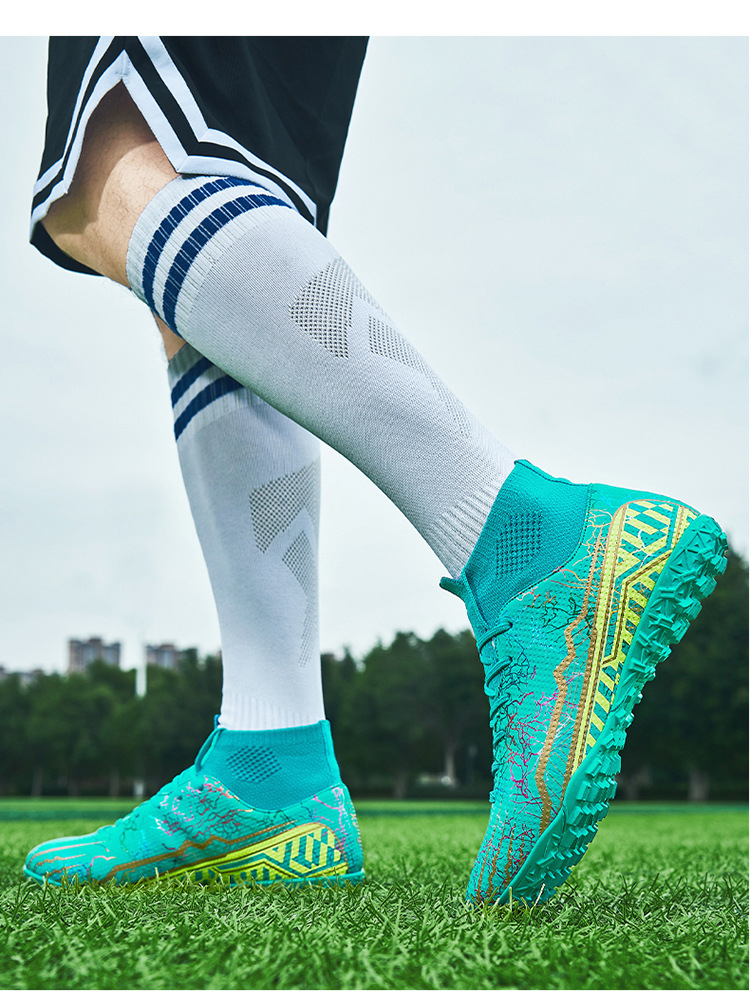 High-top Youth Spike Turf Soccer Shoes 40 High-top Youth Spike Turf Soccer Shoes