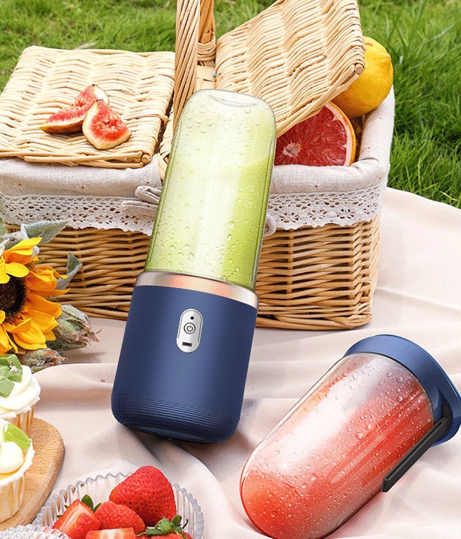6-Blade Portable Blender – Cordless USB Rechargeable Personal Smoothie Maker
