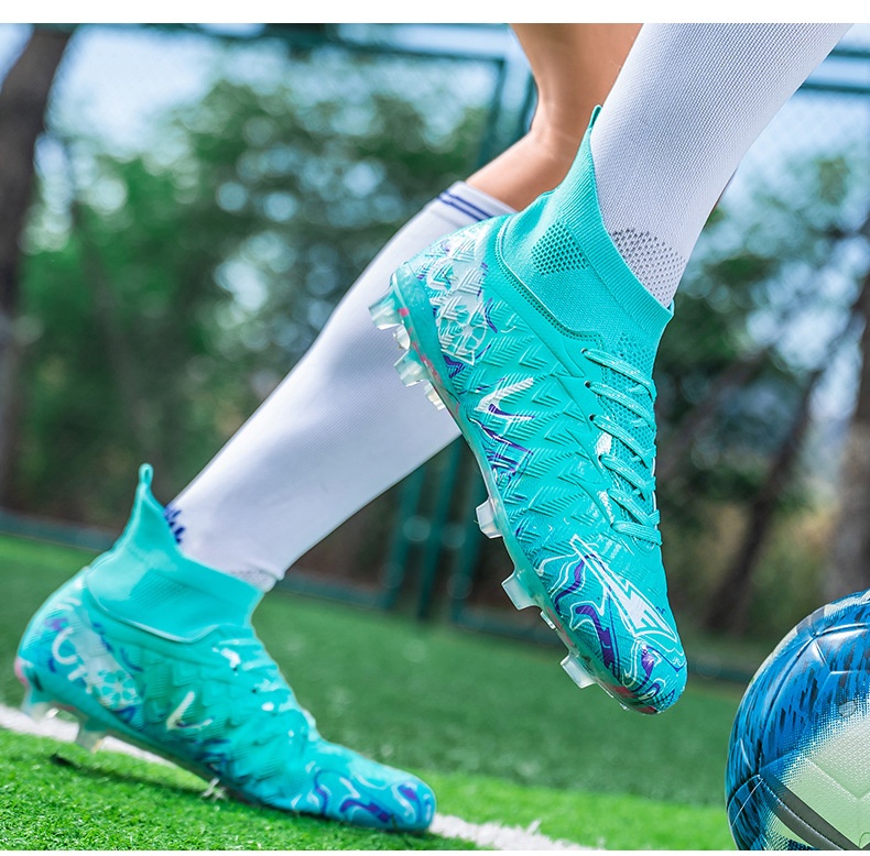 Long-Stud & Short-Stud Outdoor Soccer Shoes – Sizes 35–45 40 Long-Stud & Short-Stud Outdoor Soccer Shoes – Sizes 35–45
