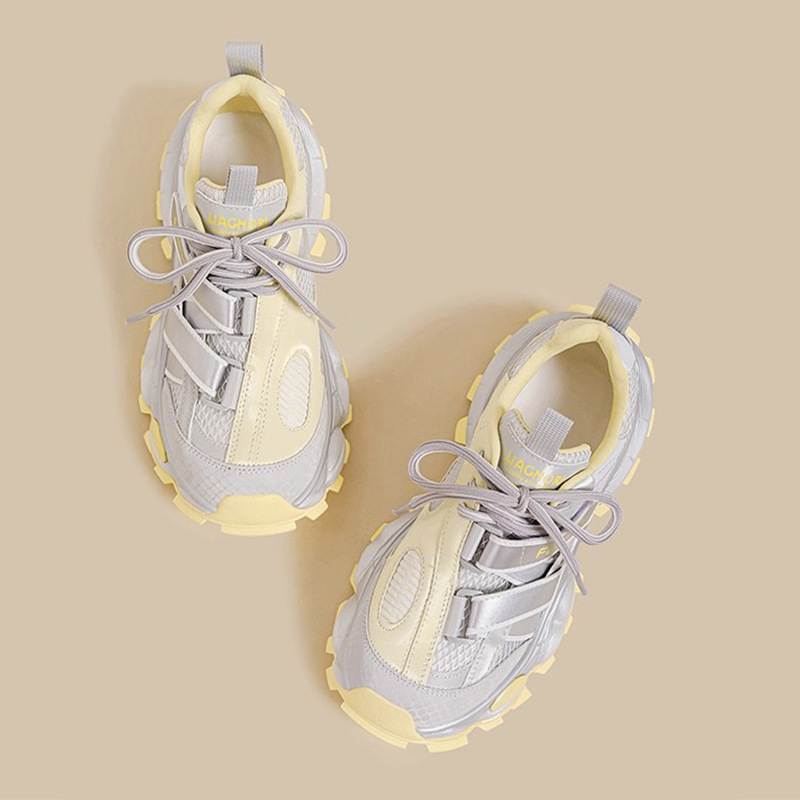 Girls running shoes front view