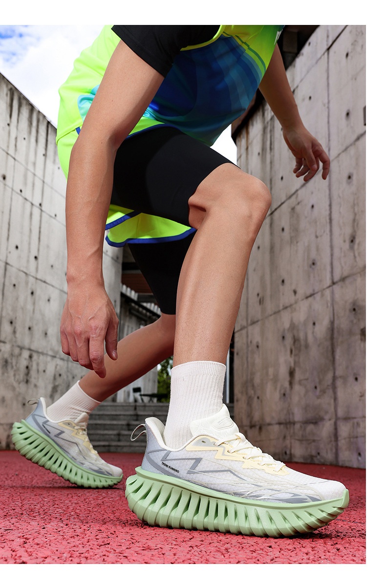 Unisex Carbon Plate Lightweight Running Shoes 46 Carbon plate running shoes complete view